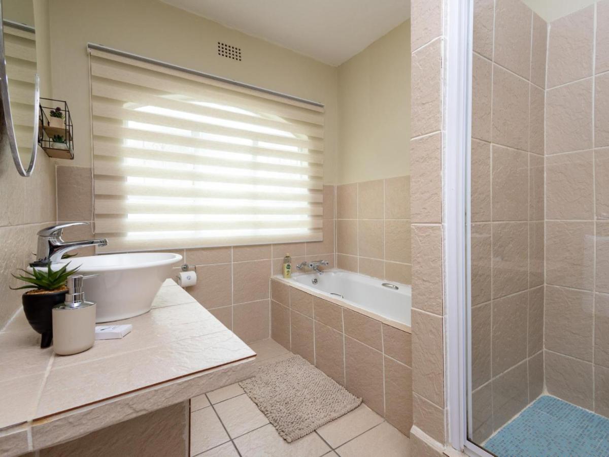 Woelfe Krantz Accommodation Mbombela Room photo