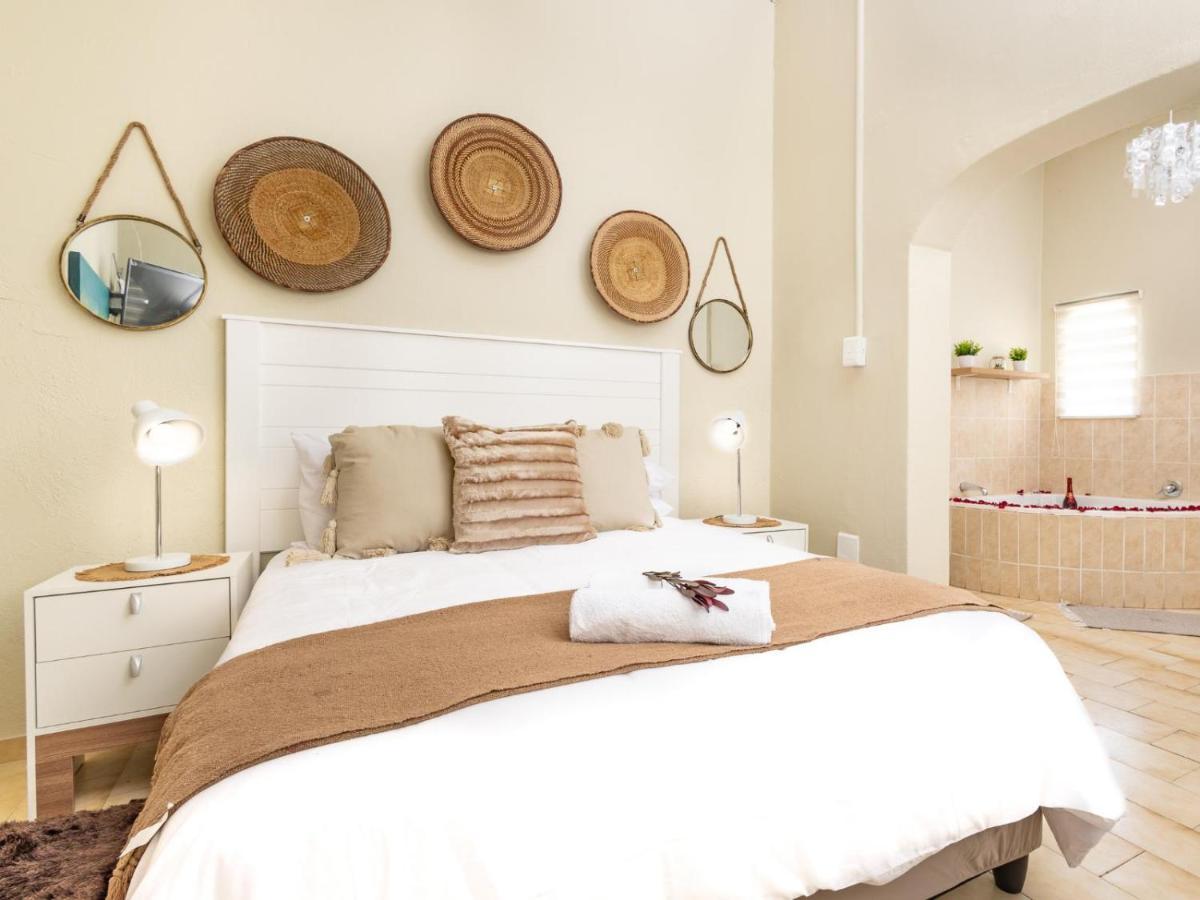 Woelfe Krantz Accommodation Mbombela Room photo